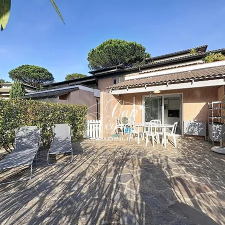 T2 Rénové Pour 4p Avec Jardin, Résidence Avec Piscine à 750m De La De Cavalière Le Lavandou